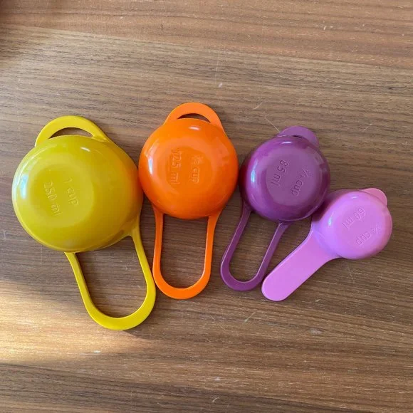 Colorful nesting measuring cup set - Picture 2 of 6